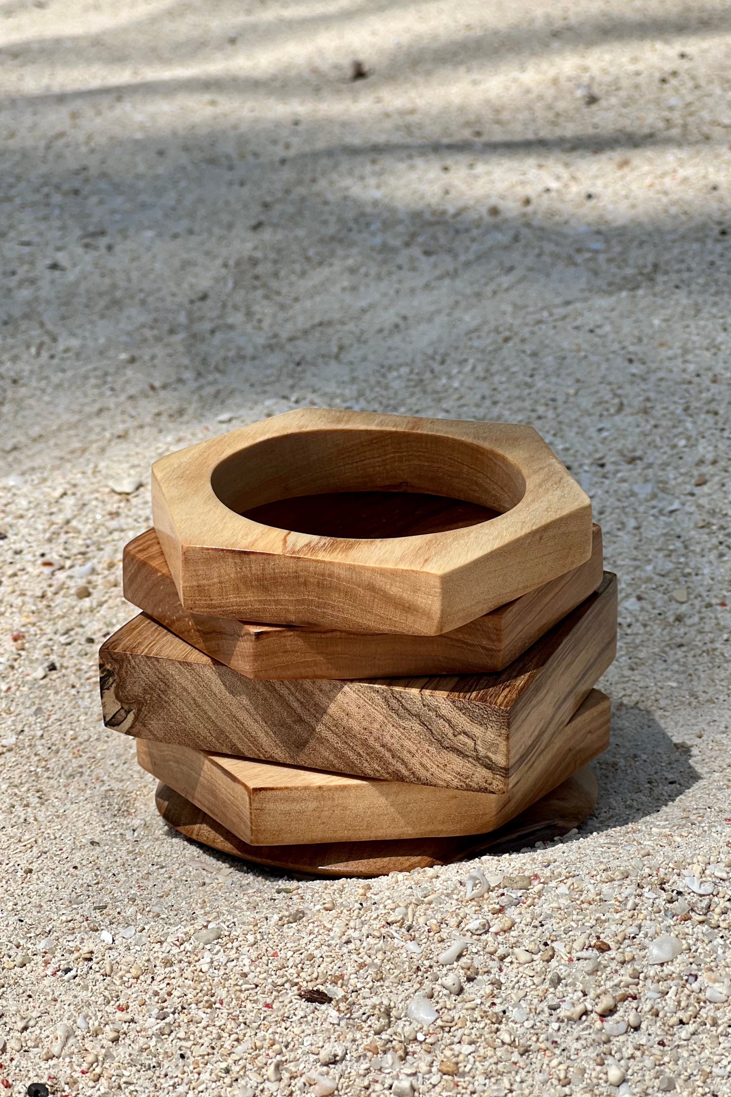 CINDY WOODEN BRACELET - ROUND