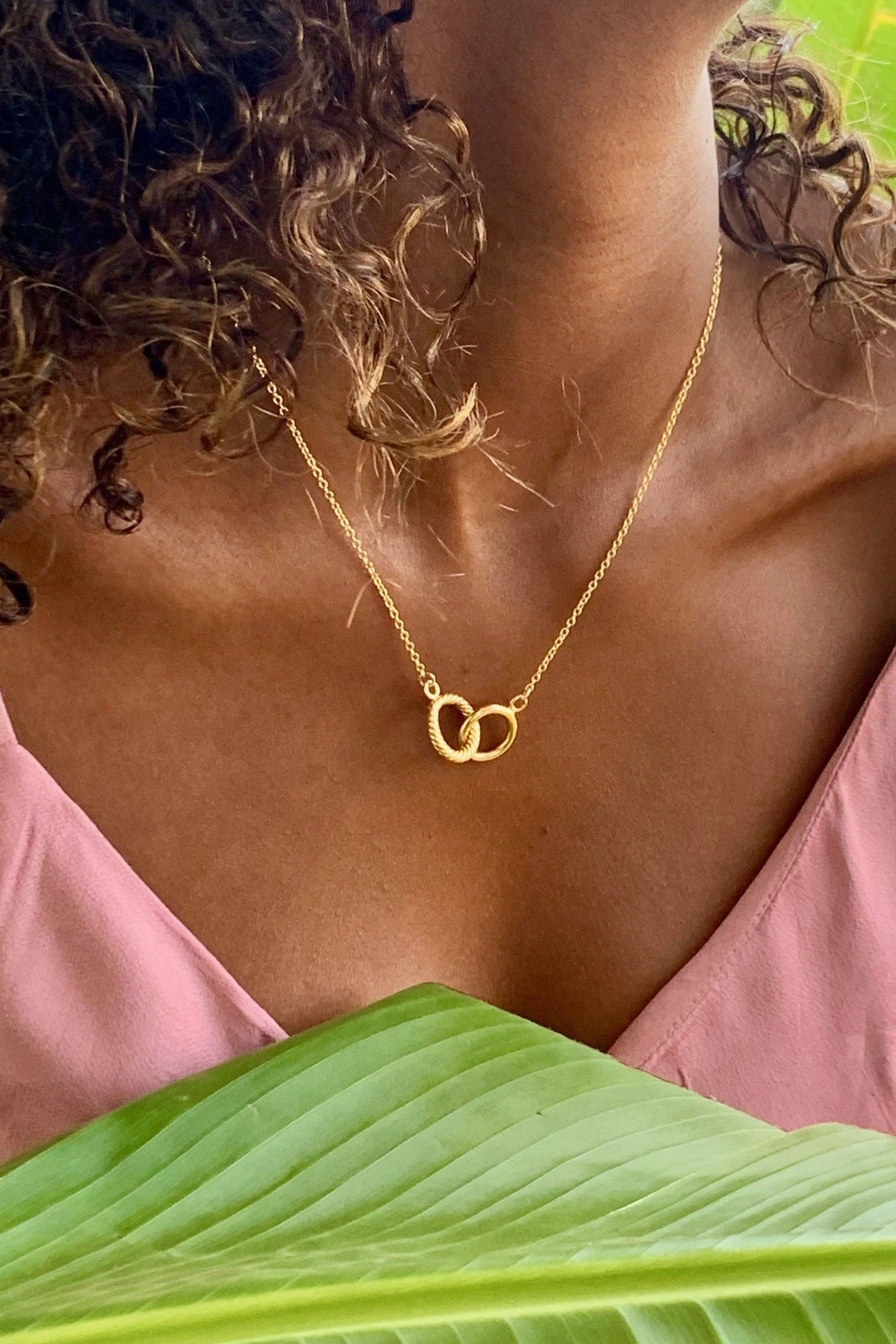 AMOR NECKLACE