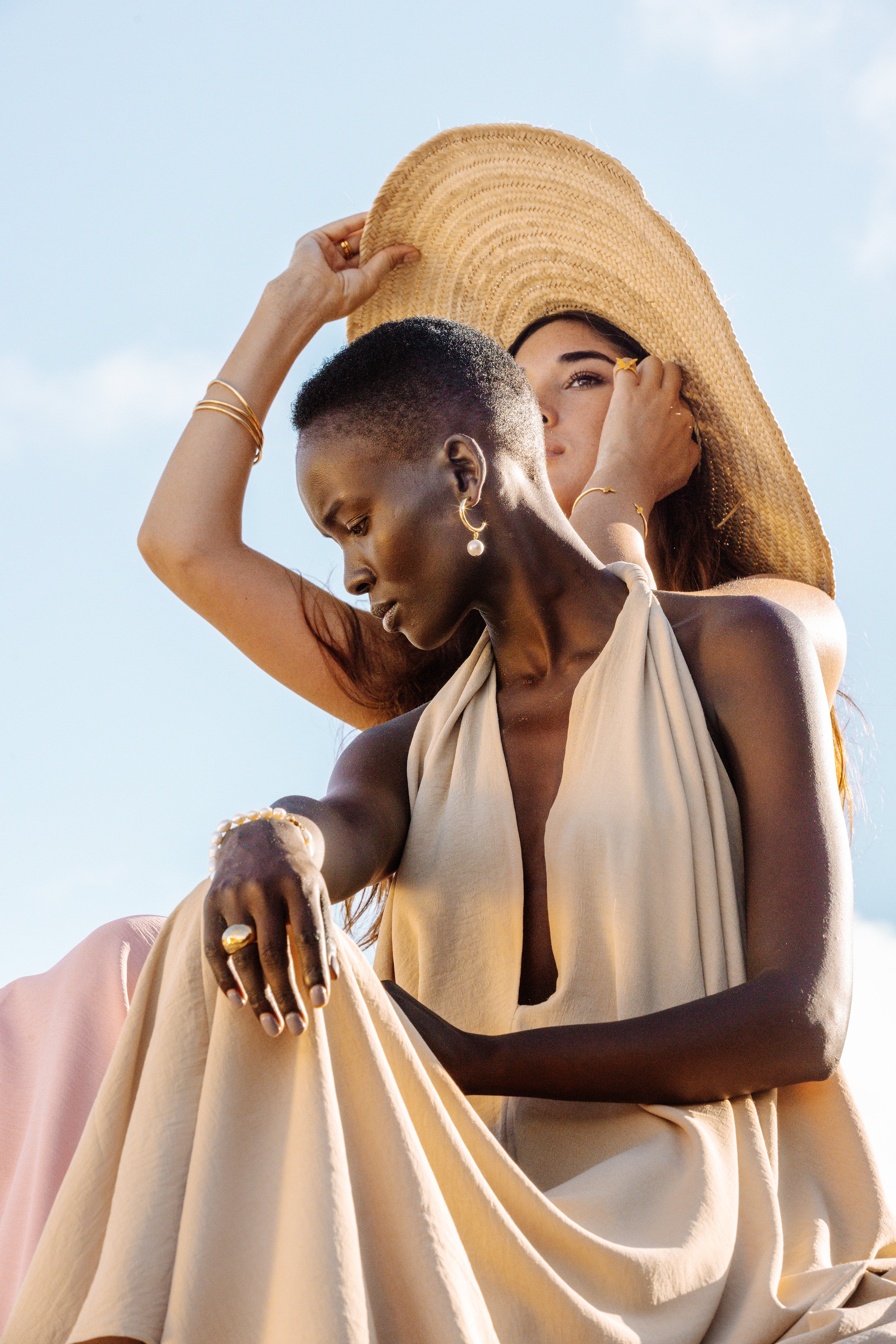 DINA PEARL HOOPS