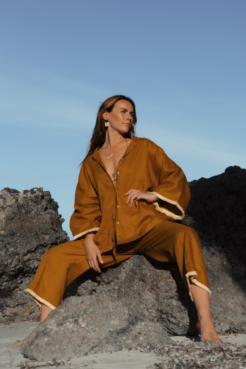 CYRA SHIRT - CAMEL BROWN