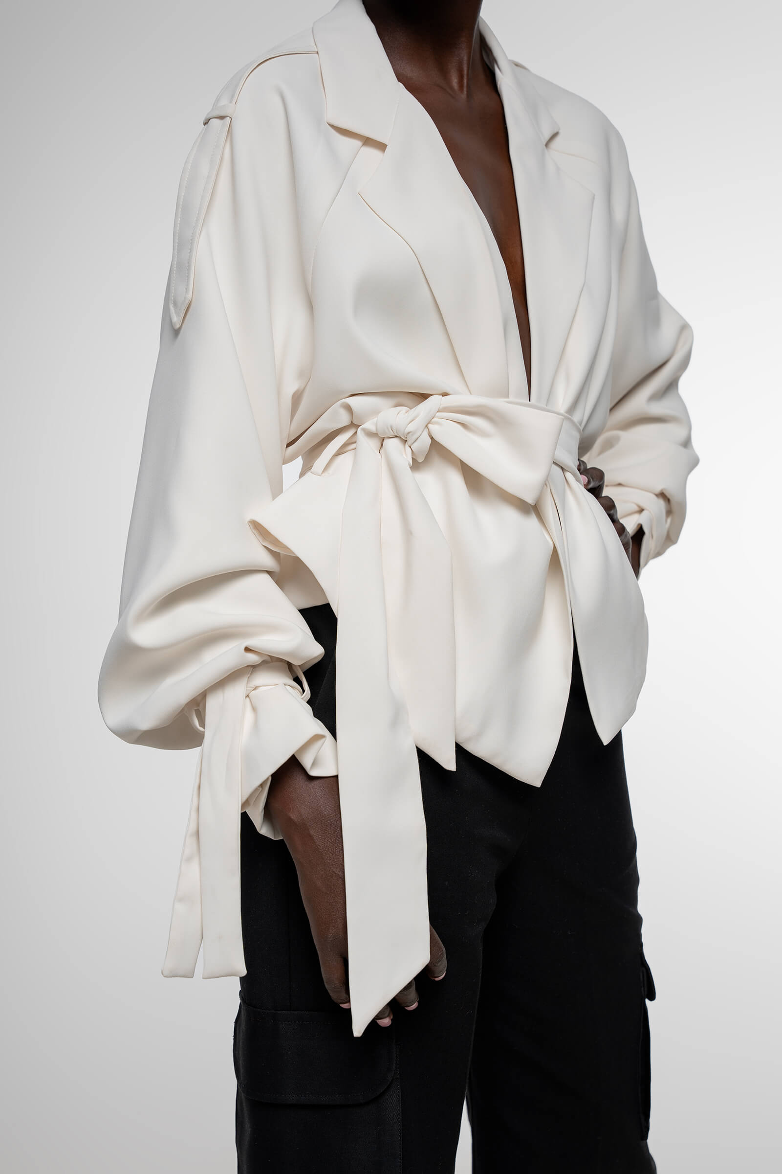 KYLIE CROPPED TRENCH COAT - WHITE