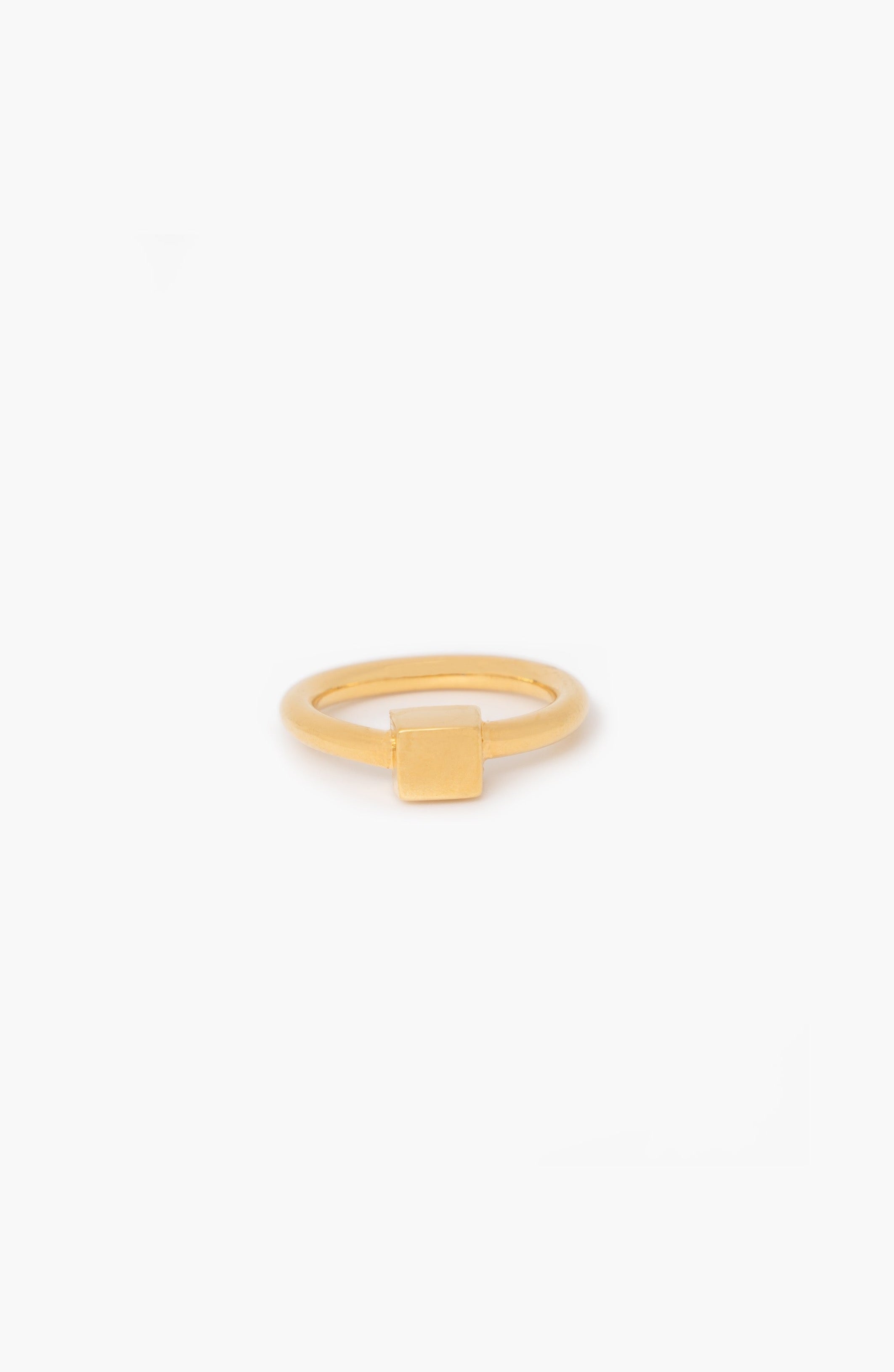 MIRA CUBE STUD RING
