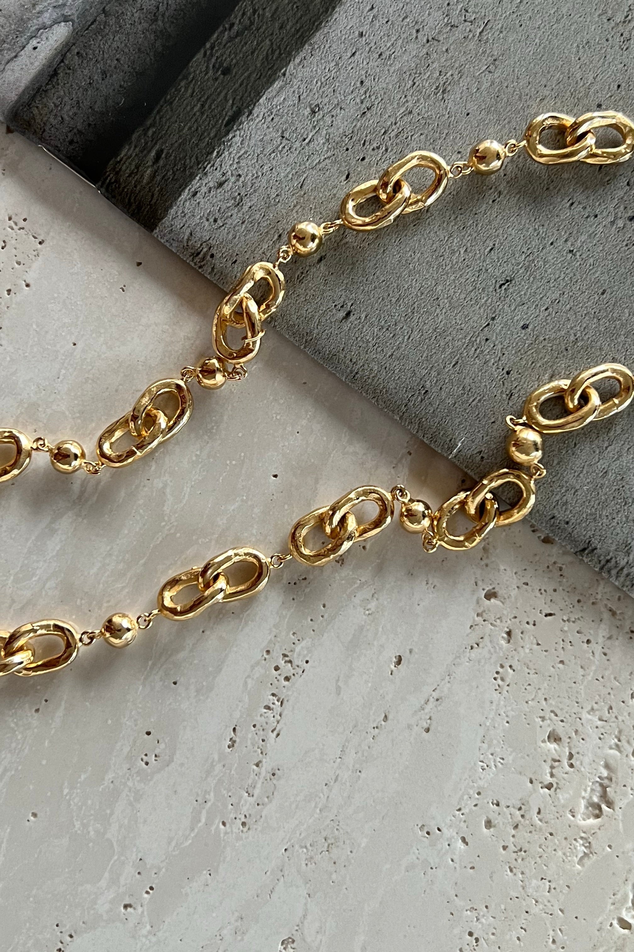 CYRA NECKLACE
